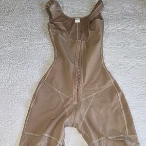 Cali Curves Guitarra shapewear